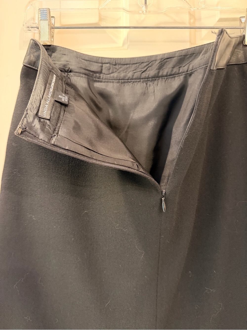 Linda Allard Ellen Tracy Black A-Line Skirt with Leather & Buckle Waist, Sz 6 - Picture 9 of 12